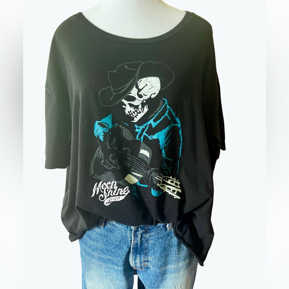 Moonshine Spirits Guitar Player Tee Size 2XL